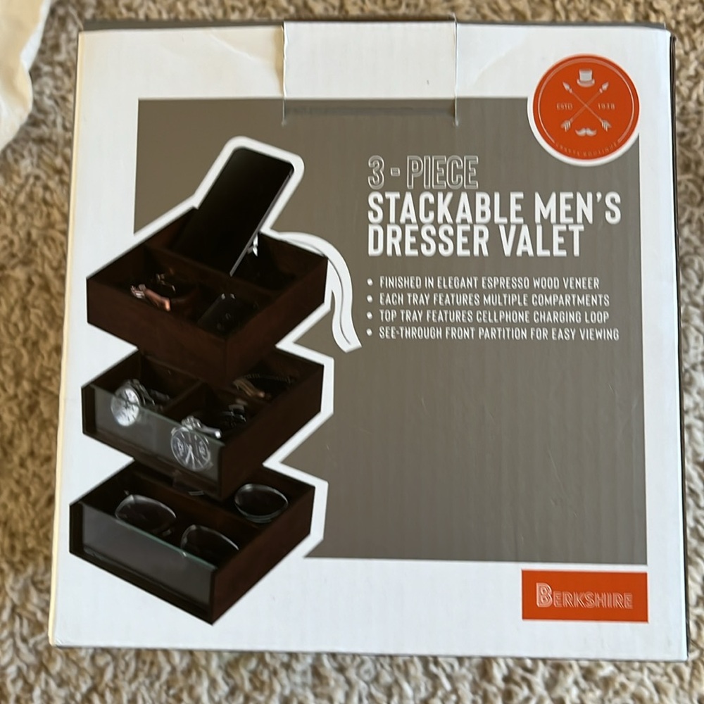 Stackable men’s dresser valet